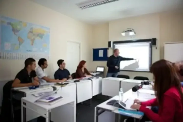 دورة الإنجليزية شبه مكثفة 28 درس في الاسبوع